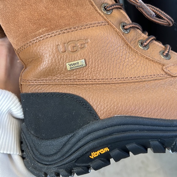 UGG Winter Boot. Weather rated -32. Brown/black. - Picture 3 of 7